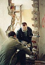 Subbotnik 1997 | Vereinsmitglieder beim Ausbau (Foto: Ulla Wacker)